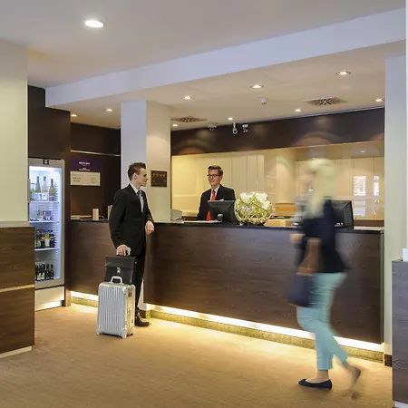 美居科隆贝佛斯特拉瑟酒店