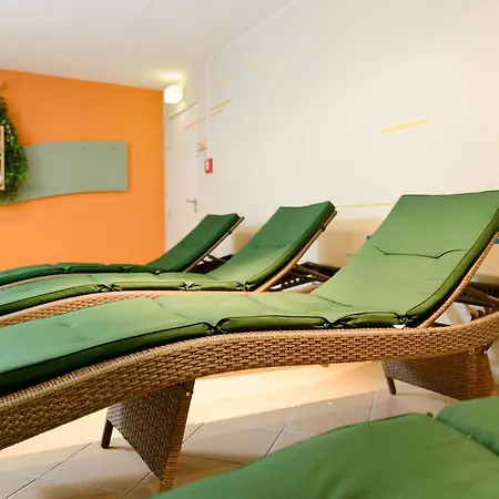 美居科隆贝佛斯特拉瑟酒店