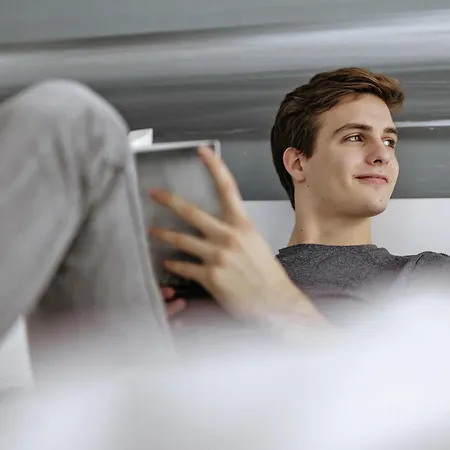 美居科隆贝佛斯特拉瑟酒店 酒店 4*