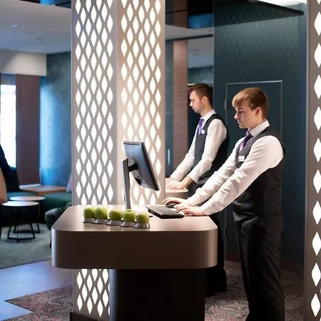 美居科隆贝佛斯特拉瑟酒店