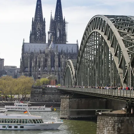 メルキュール ベルフォーシュトラス 4* ケルン